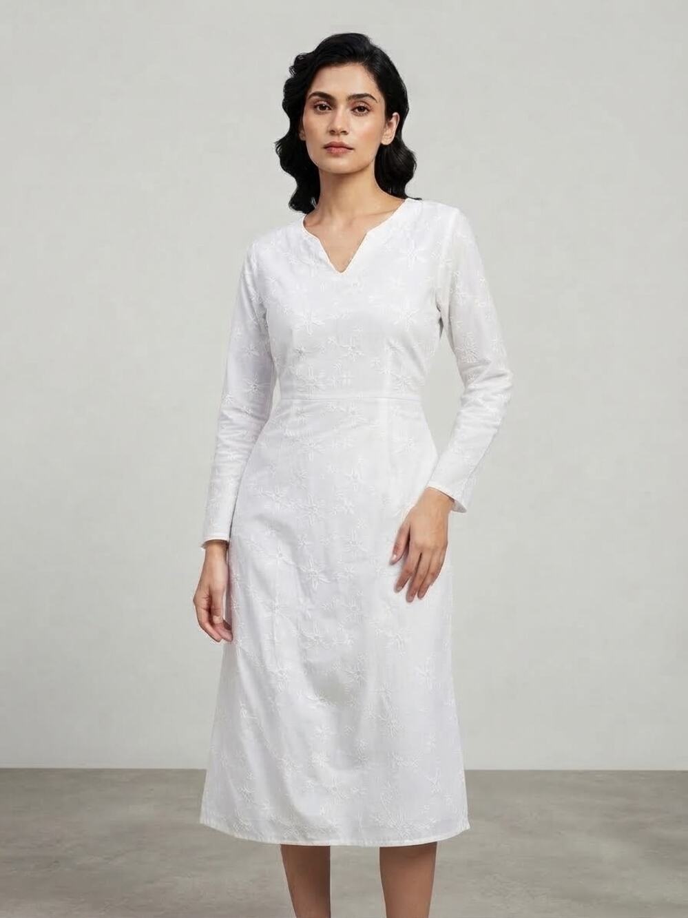 NWT Sm Women's White Long Sleeve Floral Embroidered V-Neck Tunic Dress Kurti